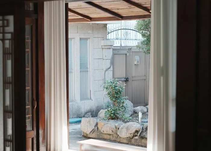 公寓 Private Hanok With Courtyard For 7, Busan, 10 Min To Metro *