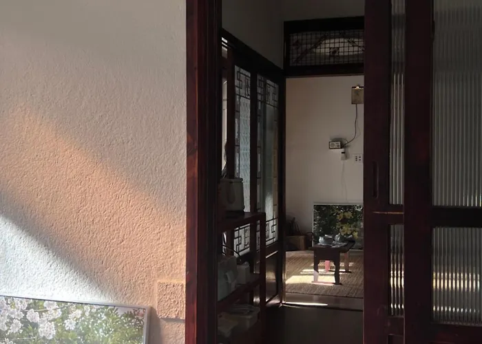 Private Hanok With Courtyard For 7, Busan, 10 Min To Metro *